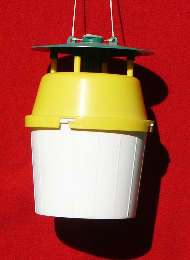 Bucket traps used in 2014-2016